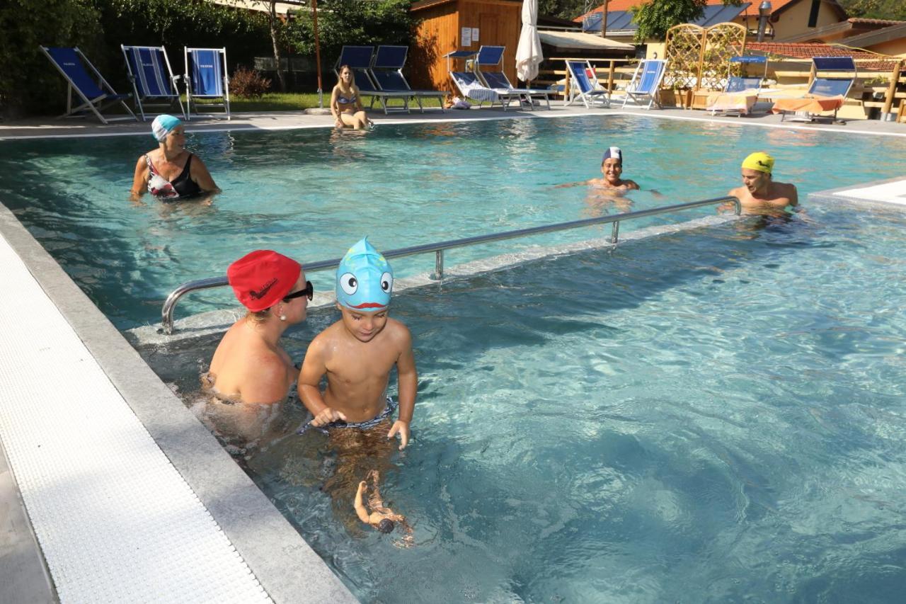 Villaggio Camping Valdeiva 德瓦玛丽娜 外观 照片
